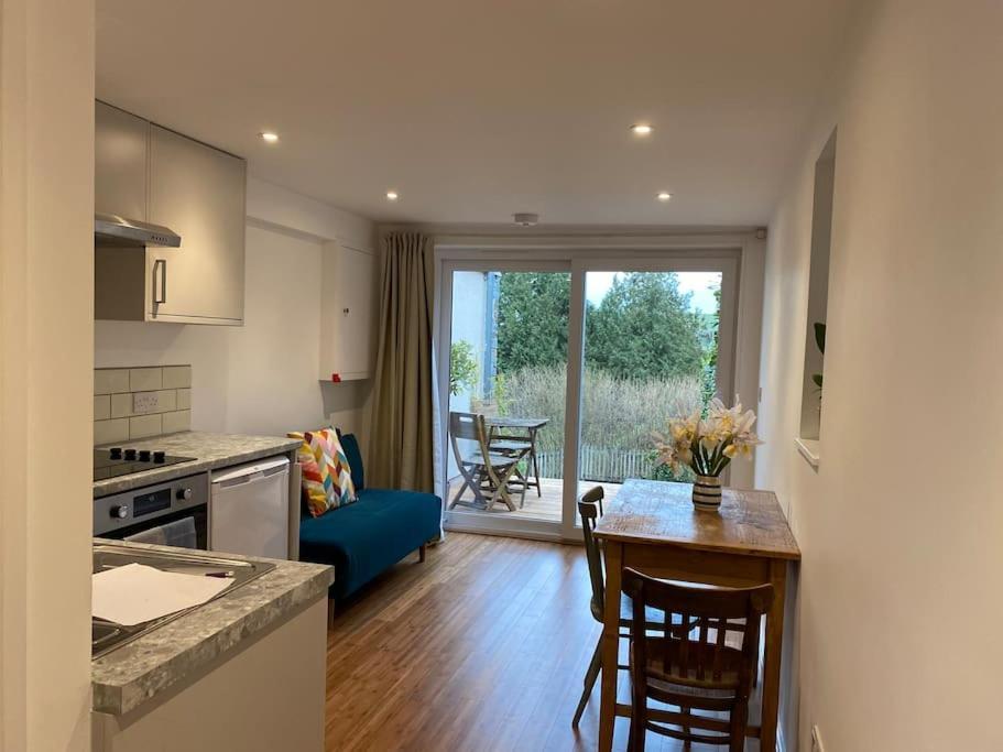 Ashcroft Apartment - Small Home Away From Home 艾士伯顿 外观 照片